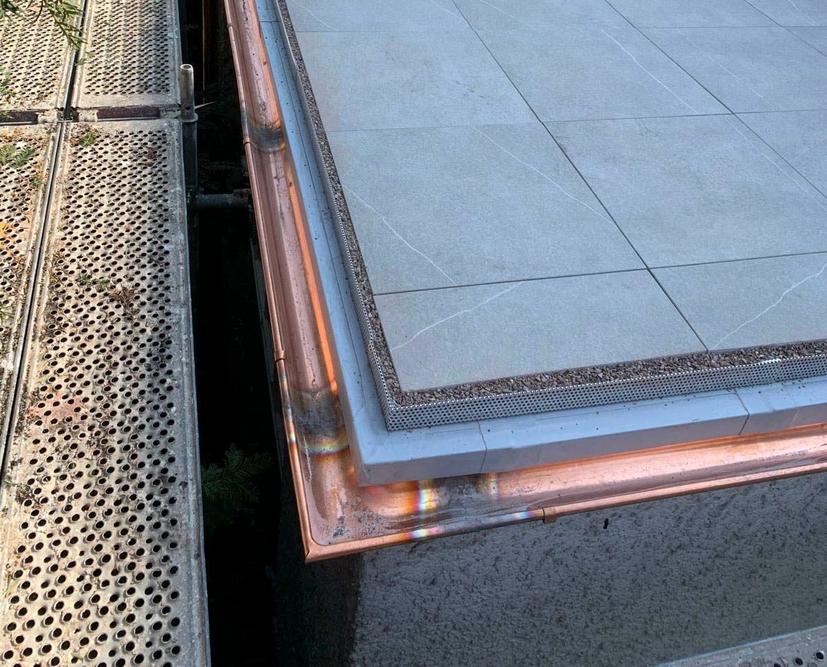 Außenansicht eines Flachdaches